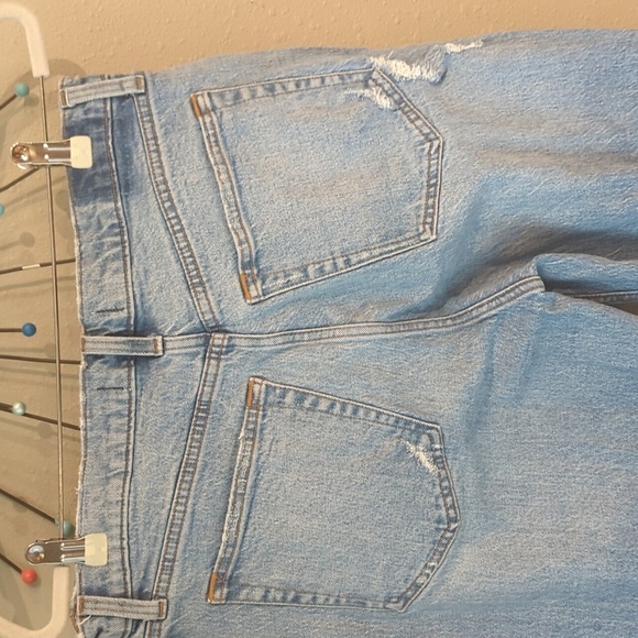 Abercrombie & Fitch The Dad High-rise 30/10R  Lightwash Jeans Distressed Button - Picture 10 of 13